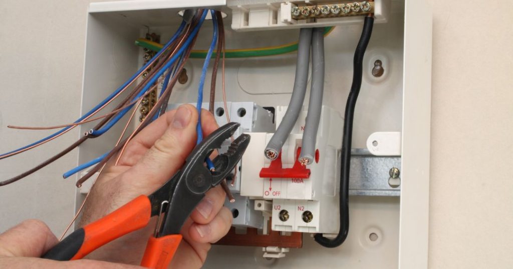 Circuitos e fiações elétricas em Anápolis